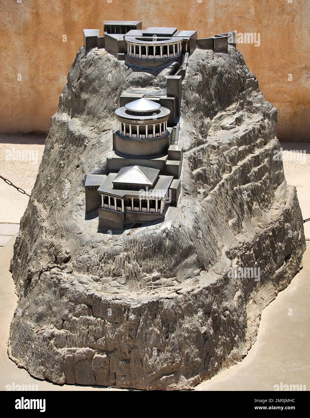 Masada ist eine Festung in Israel, die die Ruinen der letzten Festung des Königreichs Israel umgibt, bevor sie von den Römern vollständig zerstört wurde. Stockfoto