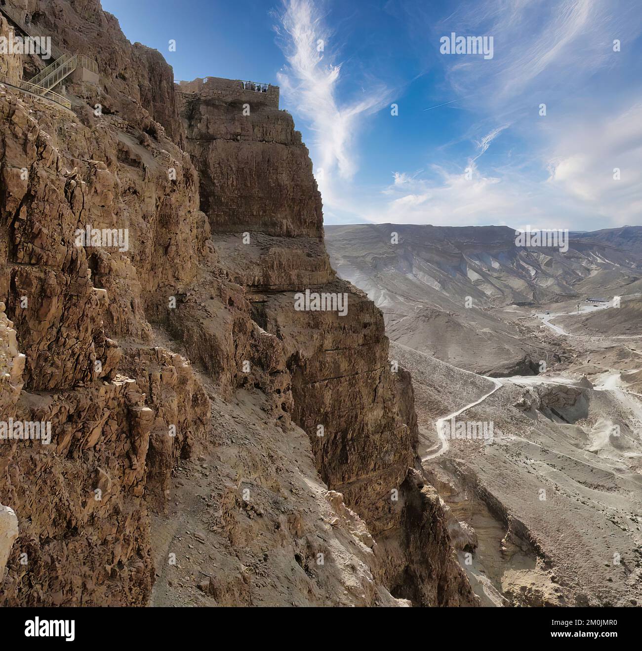 Masada ist eine Festung in Israel, die die Ruinen der letzten Festung des Königreichs Israel umgibt, bevor sie von den Römern vollständig zerstört wurde. Stockfoto