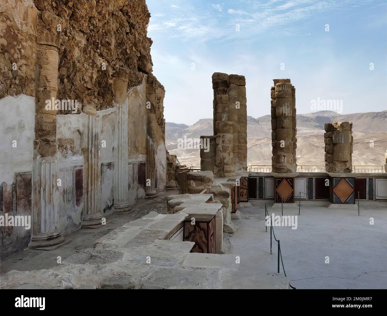 Masada ist eine Festung in Israel, die die Ruinen der letzten Festung des Königreichs Israel umgibt, bevor sie von den Römern vollständig zerstört wurde. Stockfoto