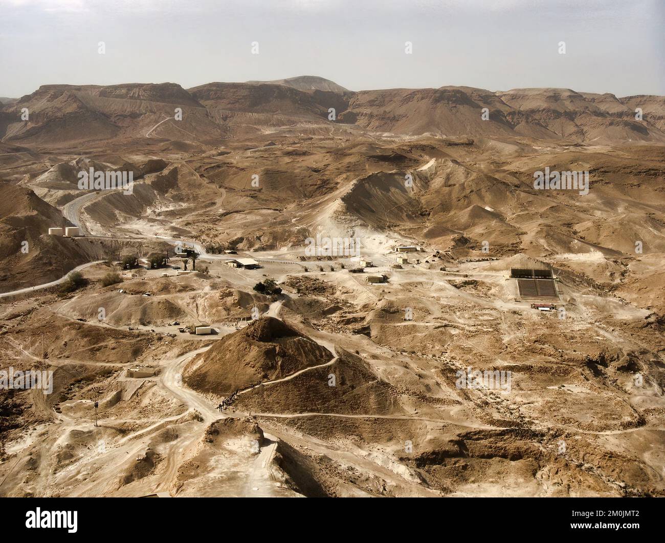 Masada ist eine Festung in Israel, die die Ruinen der letzten Festung des Königreichs Israel umgibt, bevor sie von den Römern vollständig zerstört wurde. Stockfoto