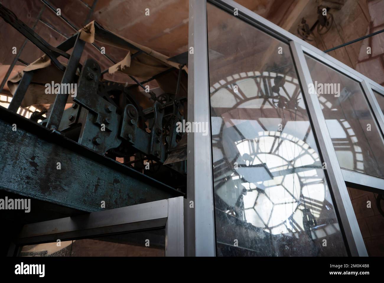 Jodhpur, Rajasthan, Indien - 16.10.2019 : Ingenieurwunder aus dem Alter, Instrumente und Maschinen, die die jahrzehntelange alte Uhr des Ghanta-Ghar oder der Uhr führen Stockfoto
