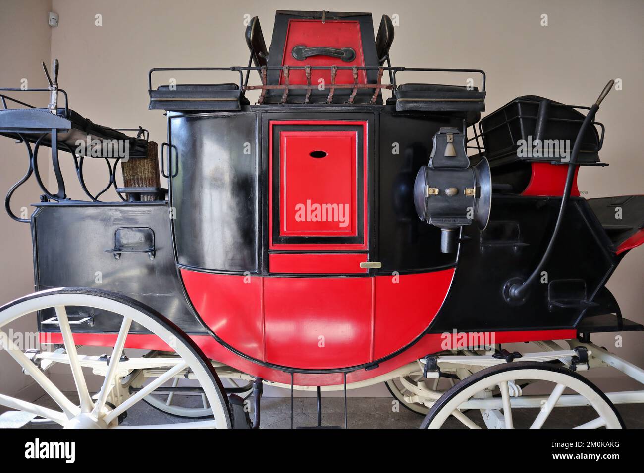 Neapel - Carrozza modello Bus al Museo delle Carrozze di Villa Pignatelli Stockfoto