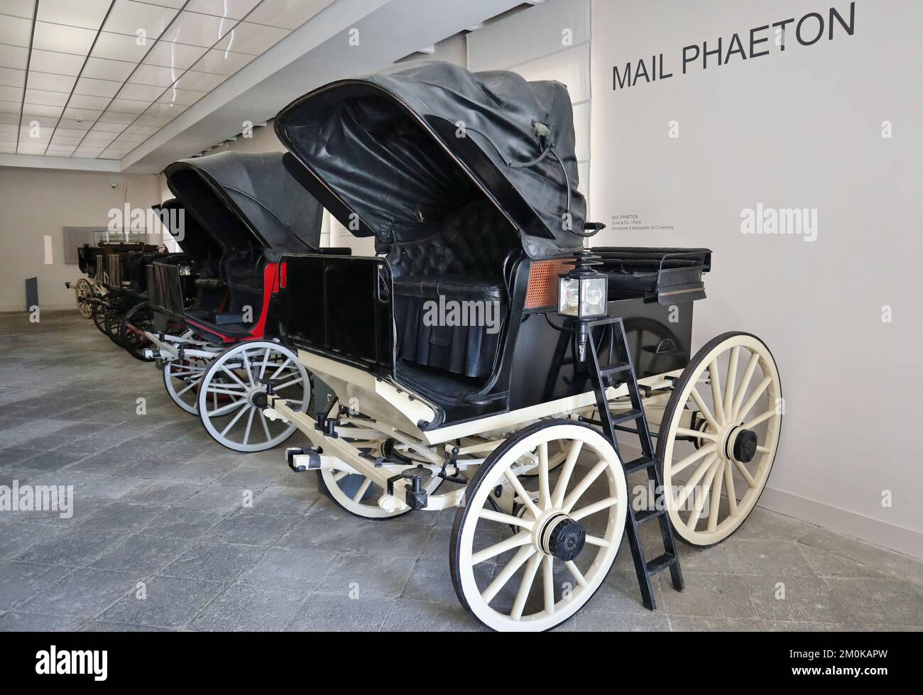 Napoli - Carrozze Mail Phaeton nel Museo delle Carrozze di Villa Pignatelli Stockfoto