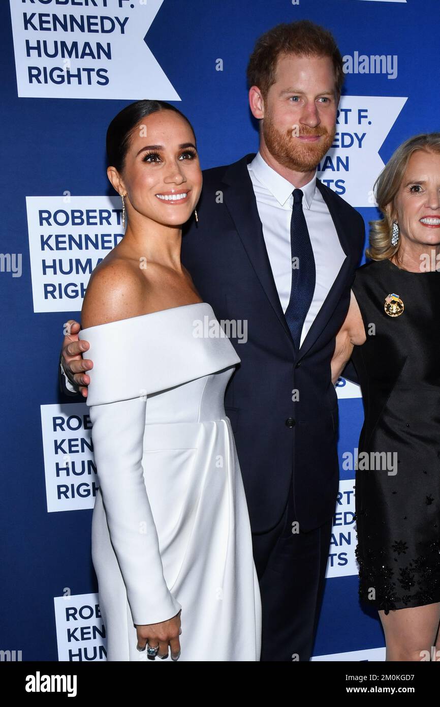 Der Herzog und die Herzogin von Sussex kommen zur Robert F. Kennedy Human Rights Ripple of Hope Awards Gala im New York Hilton Midtown in New York, USA. Foto: Dienstag, 6. Dezember 2022. Stockfoto