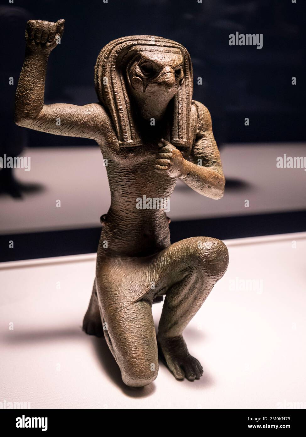 Falcon-headed Horus of PE, Niederägypten, Statuette in Haltung des Jubilanz, Bronze, späte Periode, 664-332 v. Chr., Ägypten, Sammlung des British Museum Stockfoto