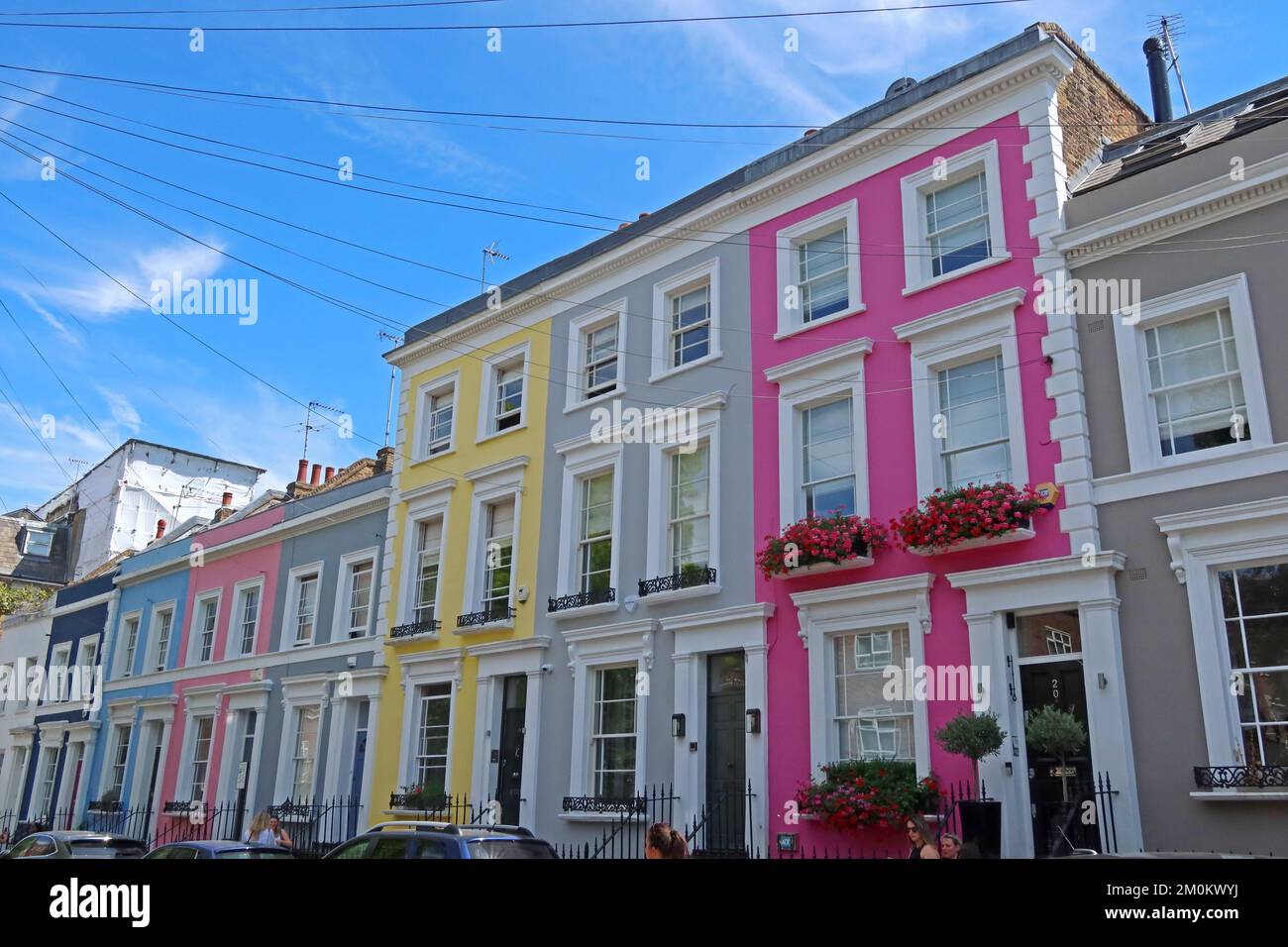 Farbenfrohe Häuser und Wohnungen in Notting Hill, Denbigh Terrace, Notting Hill RBKC , London, England, Großbritannien, W11 2QJ Stockfoto