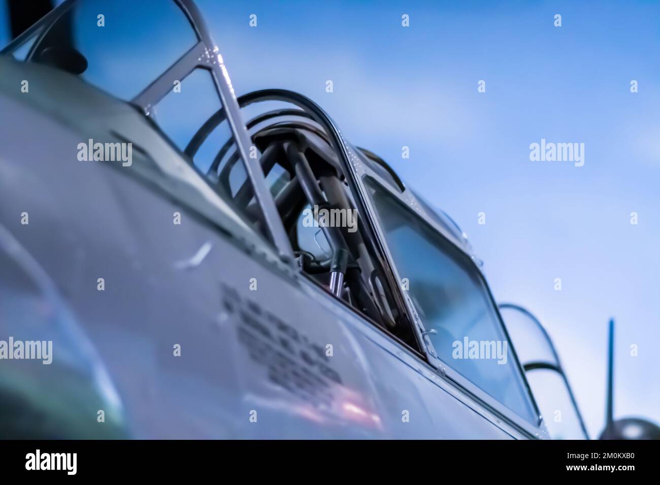 Eine Nahaufnahme des Cockpits eines historischen Drag-Tail-Kampfflugzeugs aus dem Zweiten Weltkrieg Stockfoto