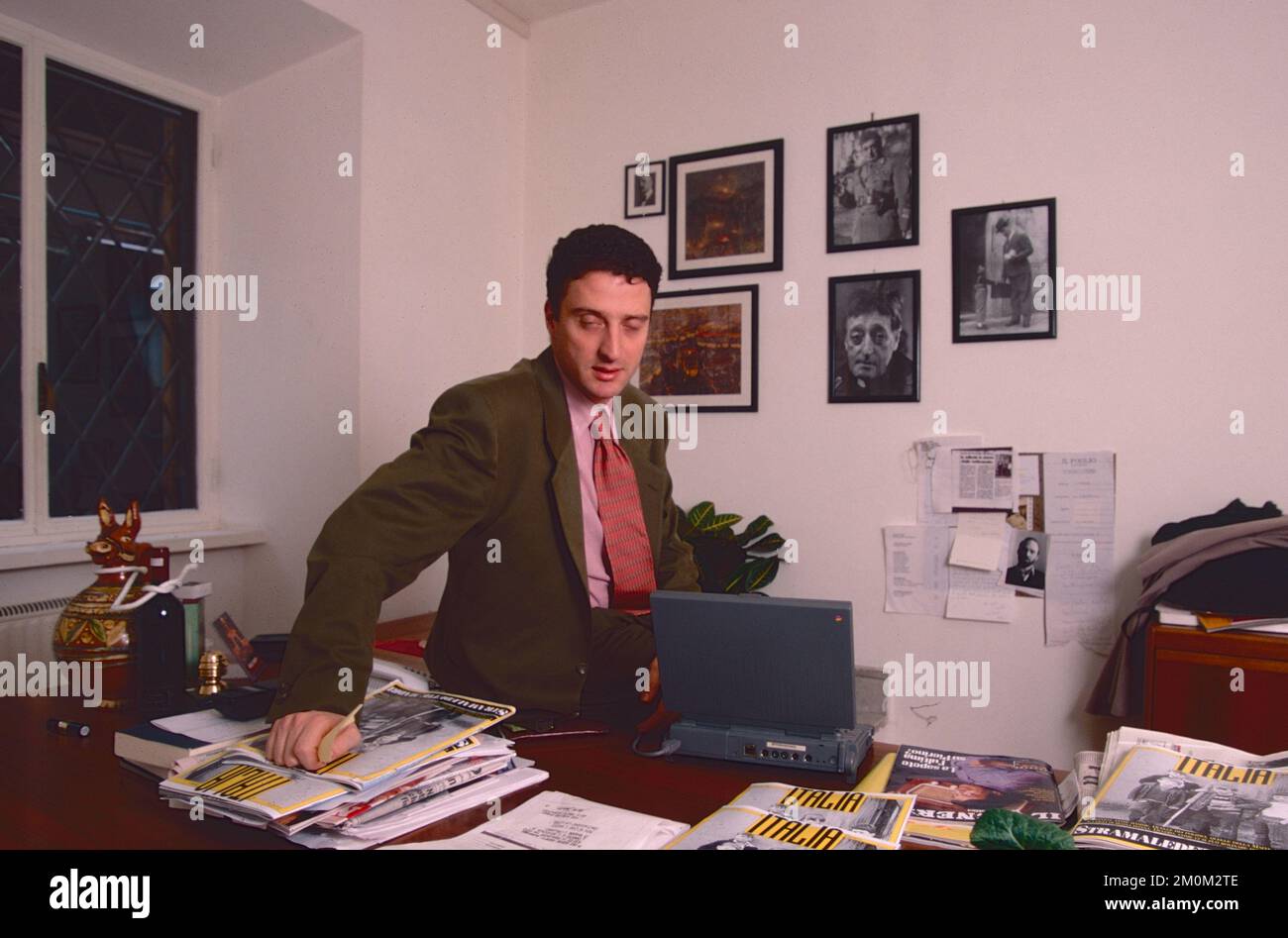 Italienischer Journalist, Schriftsteller und Fernsehmoderator Pietrangelo Buttafuoco, Italien 1990er Stockfoto