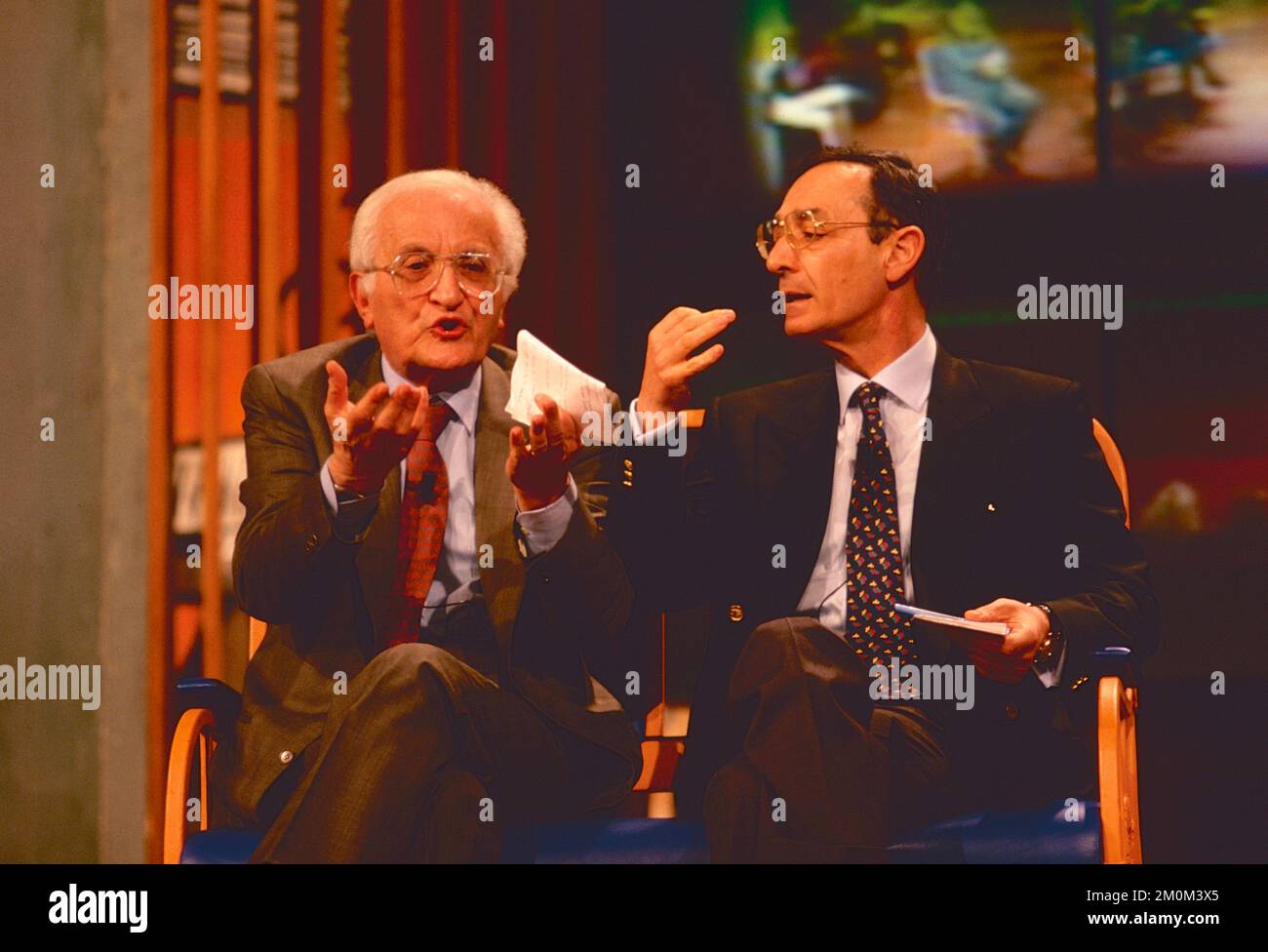 Italienischer Anwalt Carlo Taormina (rechts) bei der Fernsehsendung Maurizio Costanzo Show, Rom, Italien 1990er Stockfoto