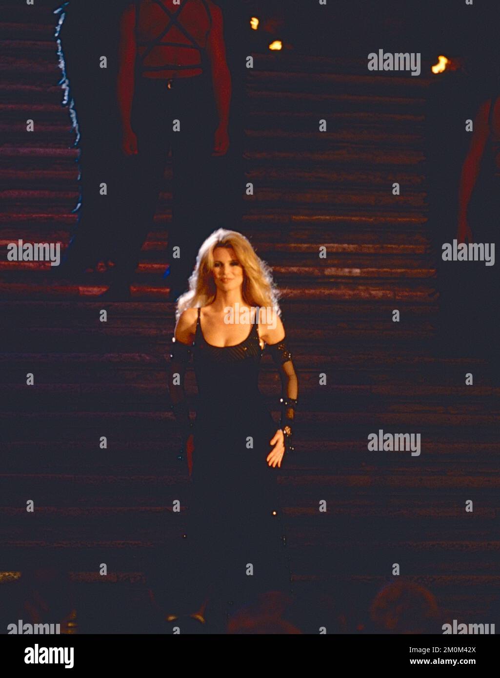 Deutsche Topmodel-Claudia Schiffer auf der Donna Sotto le Stelle Show, Rom, Italien 1994 Stockfoto