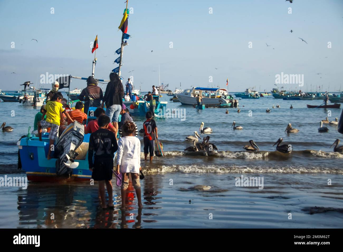 Fischmarkt in Puerto Lopez, Ecuador. Puerto López (16.000 Einwohner) ist ein kleines Fischerdorf in einer bogenförmigen Bucht an der Pazifikküste der EG Stockfoto