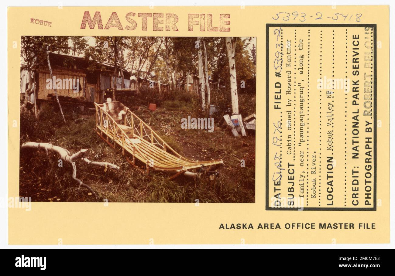 Hütte im Besitz der Howard Kantner Familie, nahe 'paungaqtaugruq' entlang des Kobuk Flusses. Alaska Task Force Fotos Stockfoto