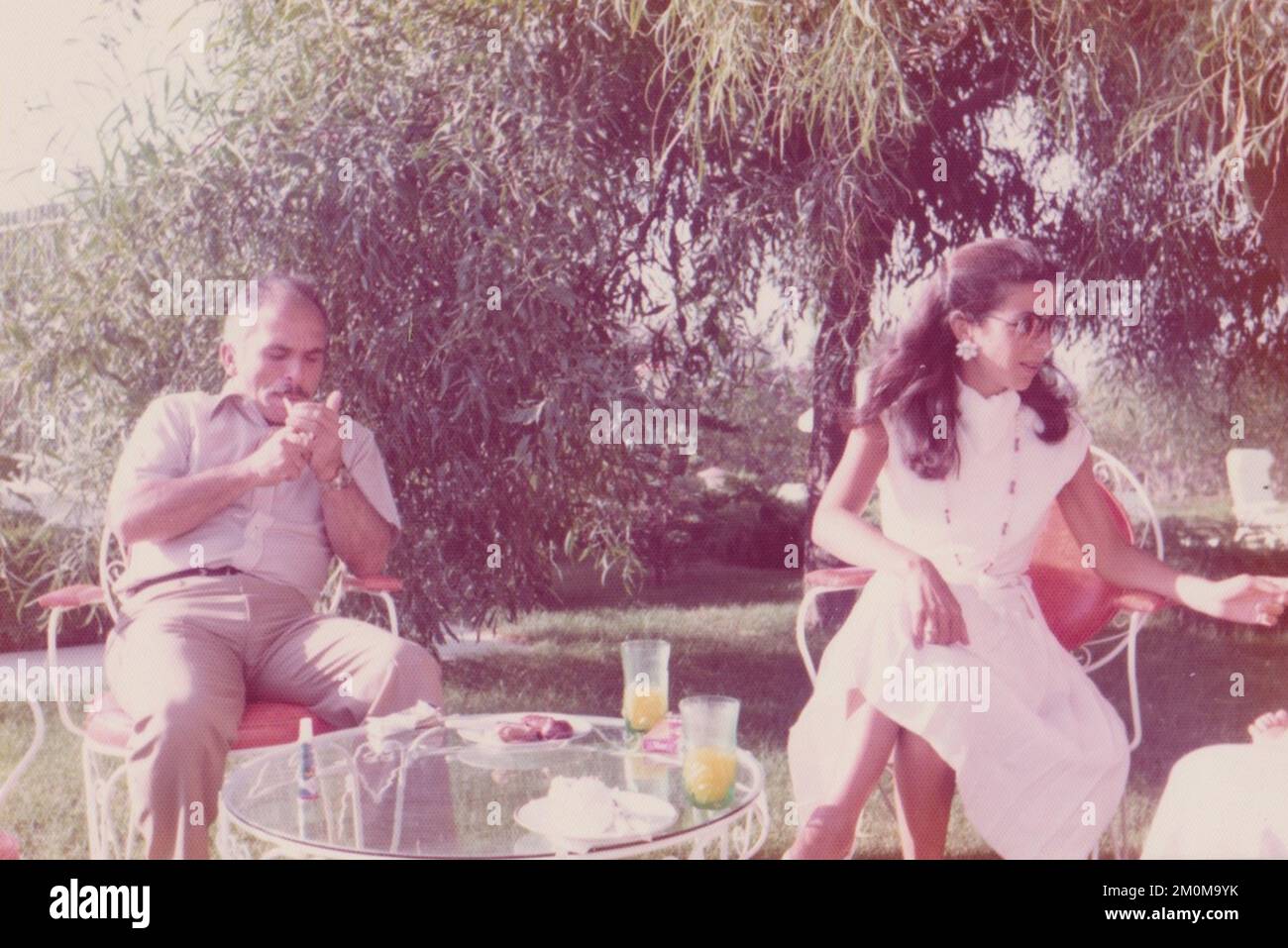 König Hussein Von Jordanien Entspannt Zu Hause Stockfoto