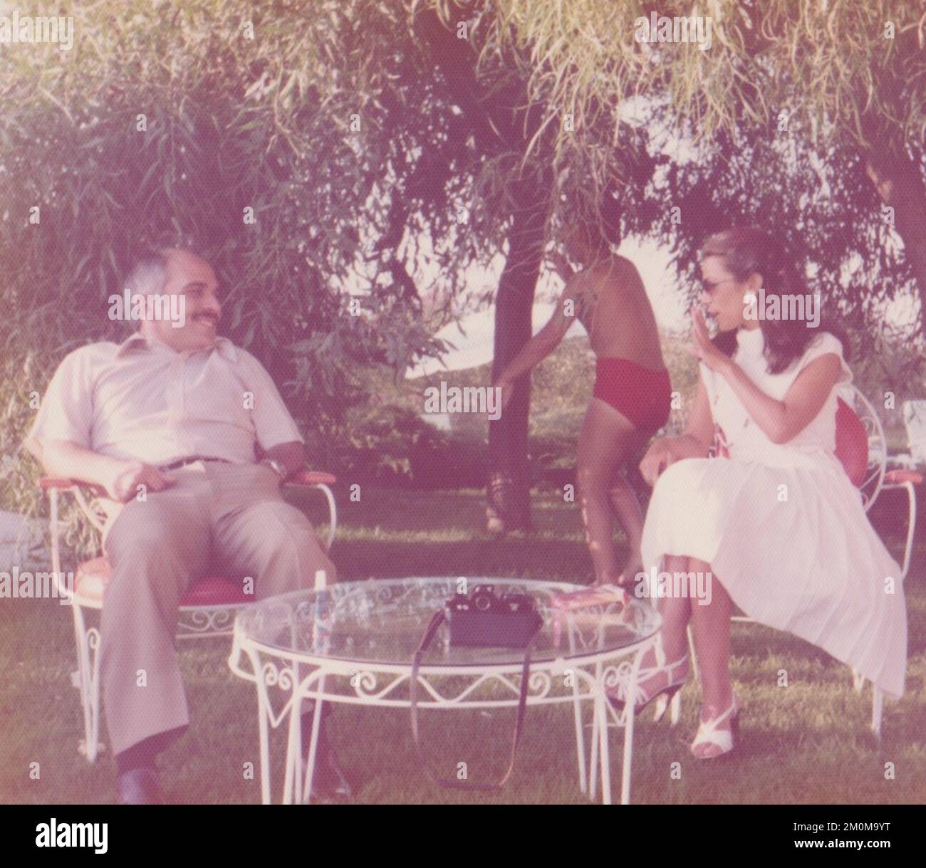 König Hussein Von Jordanien Entspannt Zu Hause Stockfoto