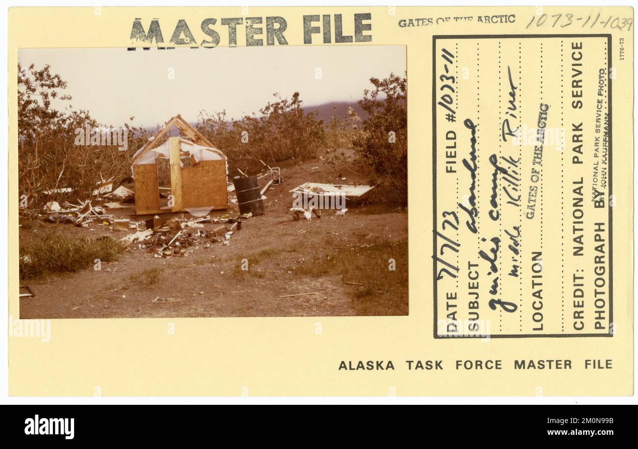 Verlassenes Camp des Reiseleiters in der Mitte des Flusses Killik. Alaska Task Force Fotos Stockfoto