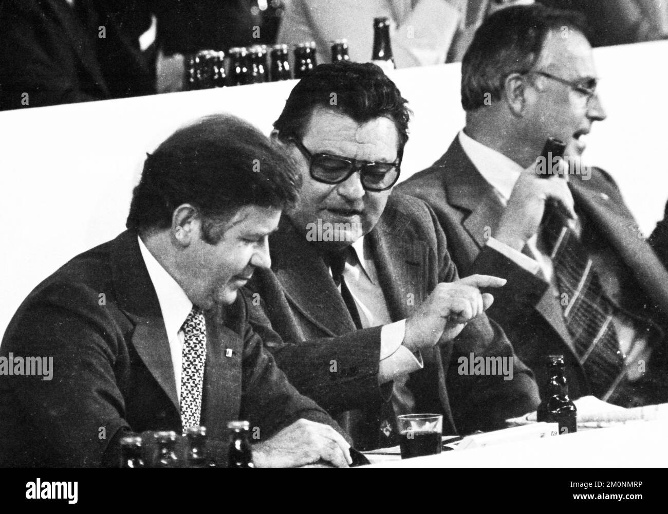 Parteitag der Christdemokratischen Union (CDU) am 24.5.1976 in Hannover. Kart Biedenkopf, Franz-Joef Strauss, Helmut Kohl f.l, Deutschland, E Stockfoto