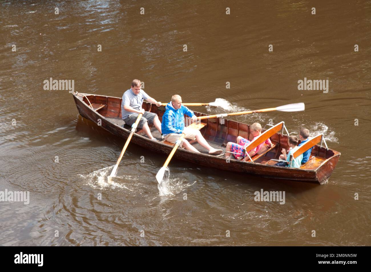 Bootfahren auf dem Fluss, Durham. Co Durham, Tyne und Wear, Großbritannien Stockfoto