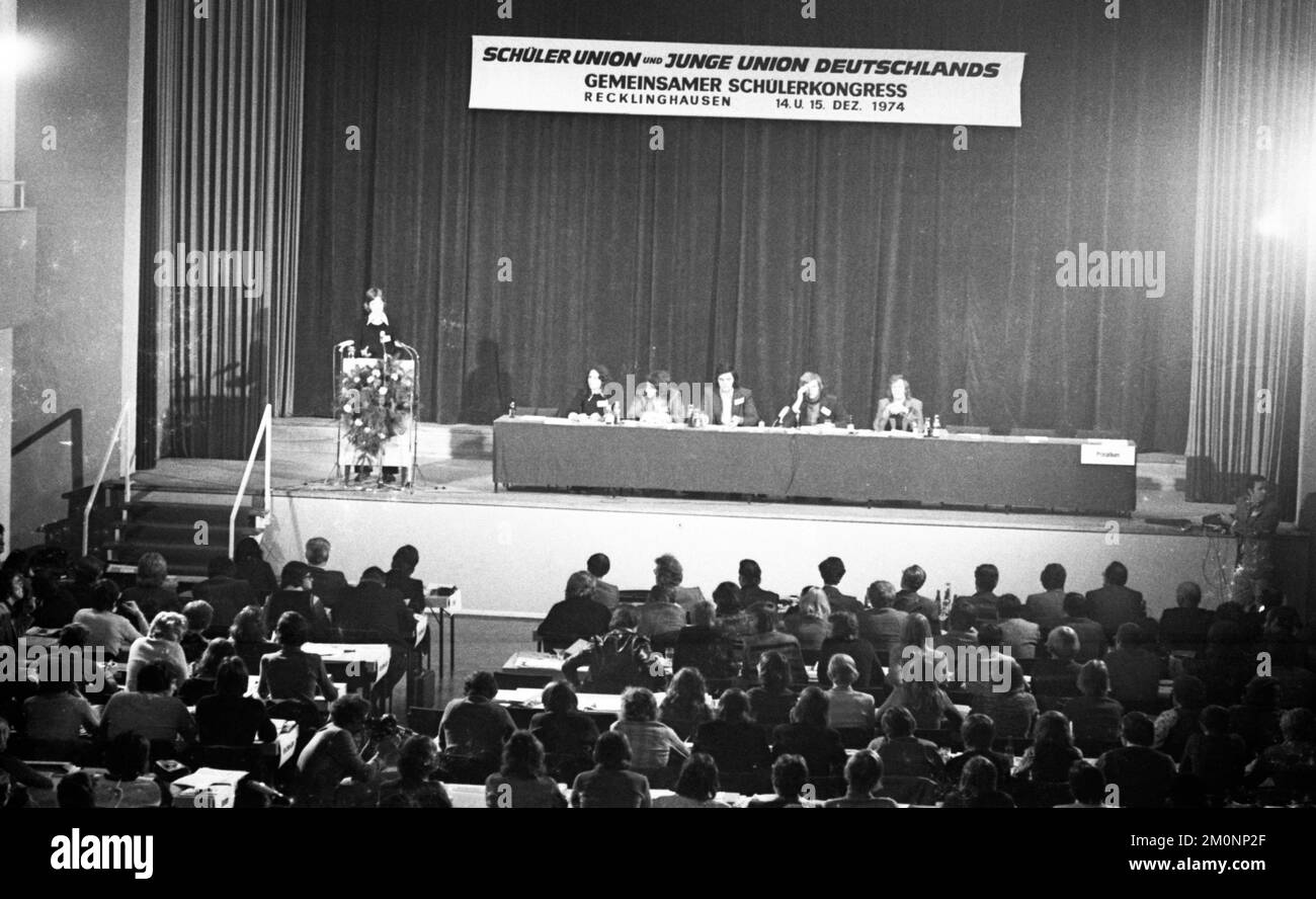 Der gemeinsame Schulkongress der Jungen Union und eines Teils der Christdemokratischen Partei (CDU) in Recklinghausen am 14. Dezember 1974 in Europa Stockfoto