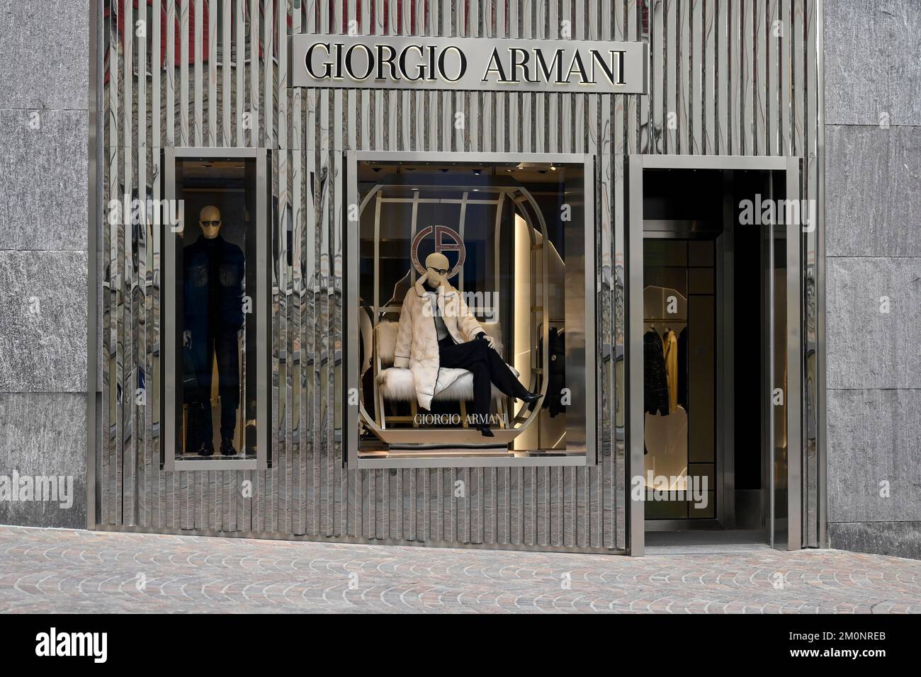 Präsentieren Sie Giorgio Armani Fashion Company Stockfoto