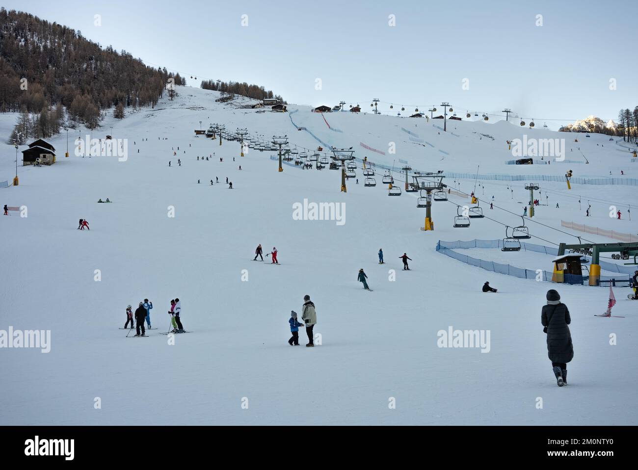 Stadt Livigno im Winter. Livigno Landskapes in der Lombardei, Italien, in den italienischen Alpen, nahe der Schweizer Grenze Stockfoto