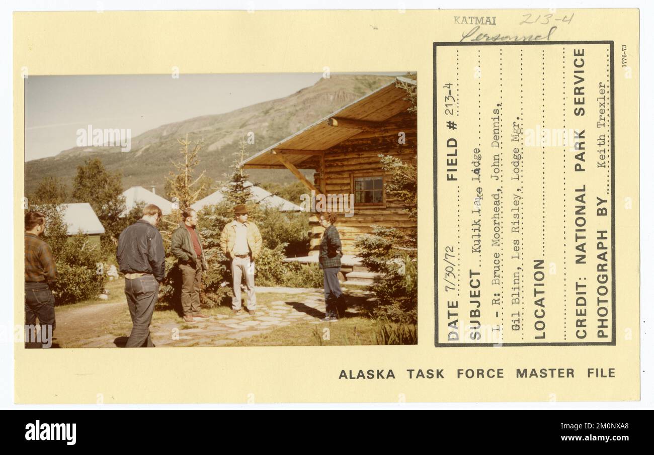 Kulik Lake Lodge L-R: Bruce Moorhead, John Dennis, Gil Blinn, Les Risley, Lodge Manager. Alaska Task Force Fotos Stockfoto