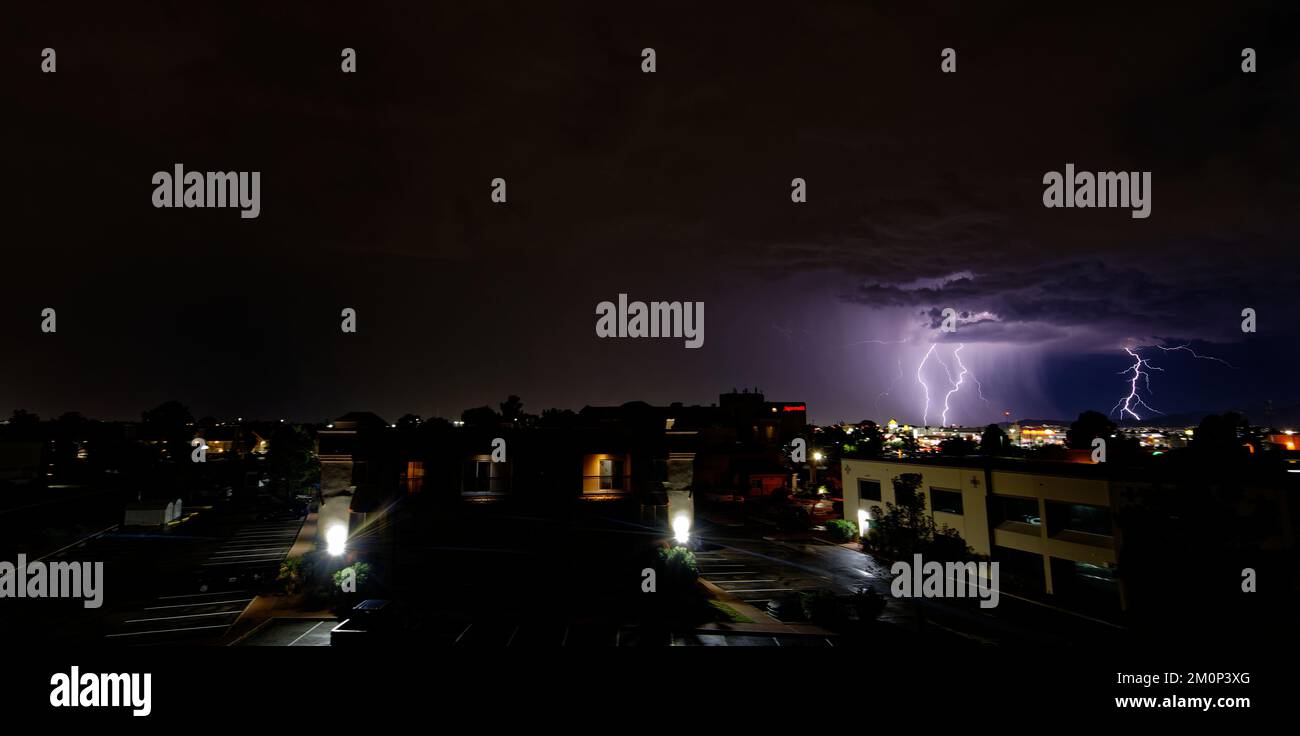 Blitzabend Über El Paso Stockfoto