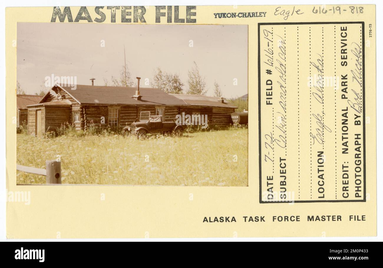 Hütte und altes Auto. Alaska Task Force Fotos Stockfoto