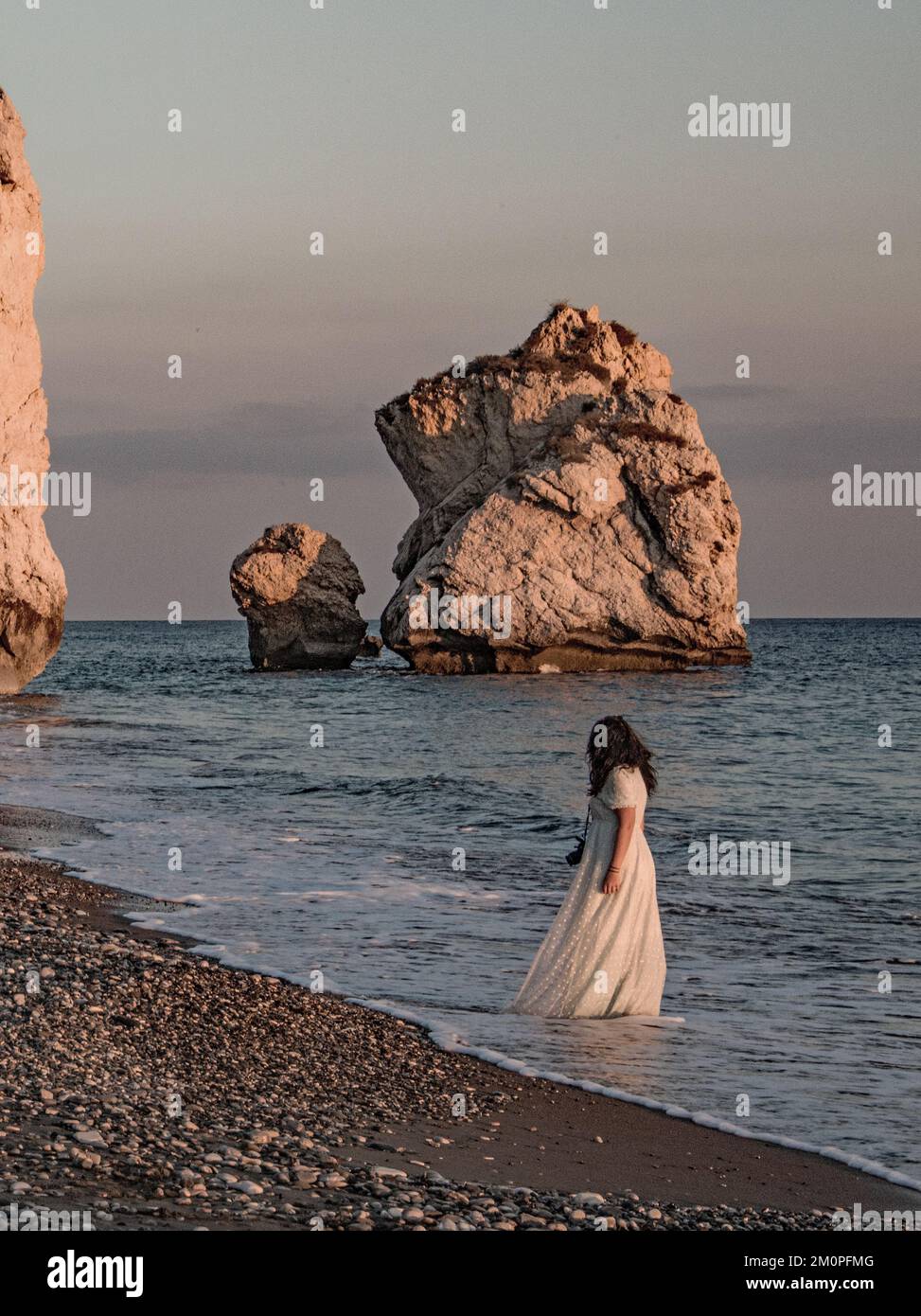 "Aphrodite liee Woman" aus dem Meer. Petra tou Romiou, Zypern. Stockfoto