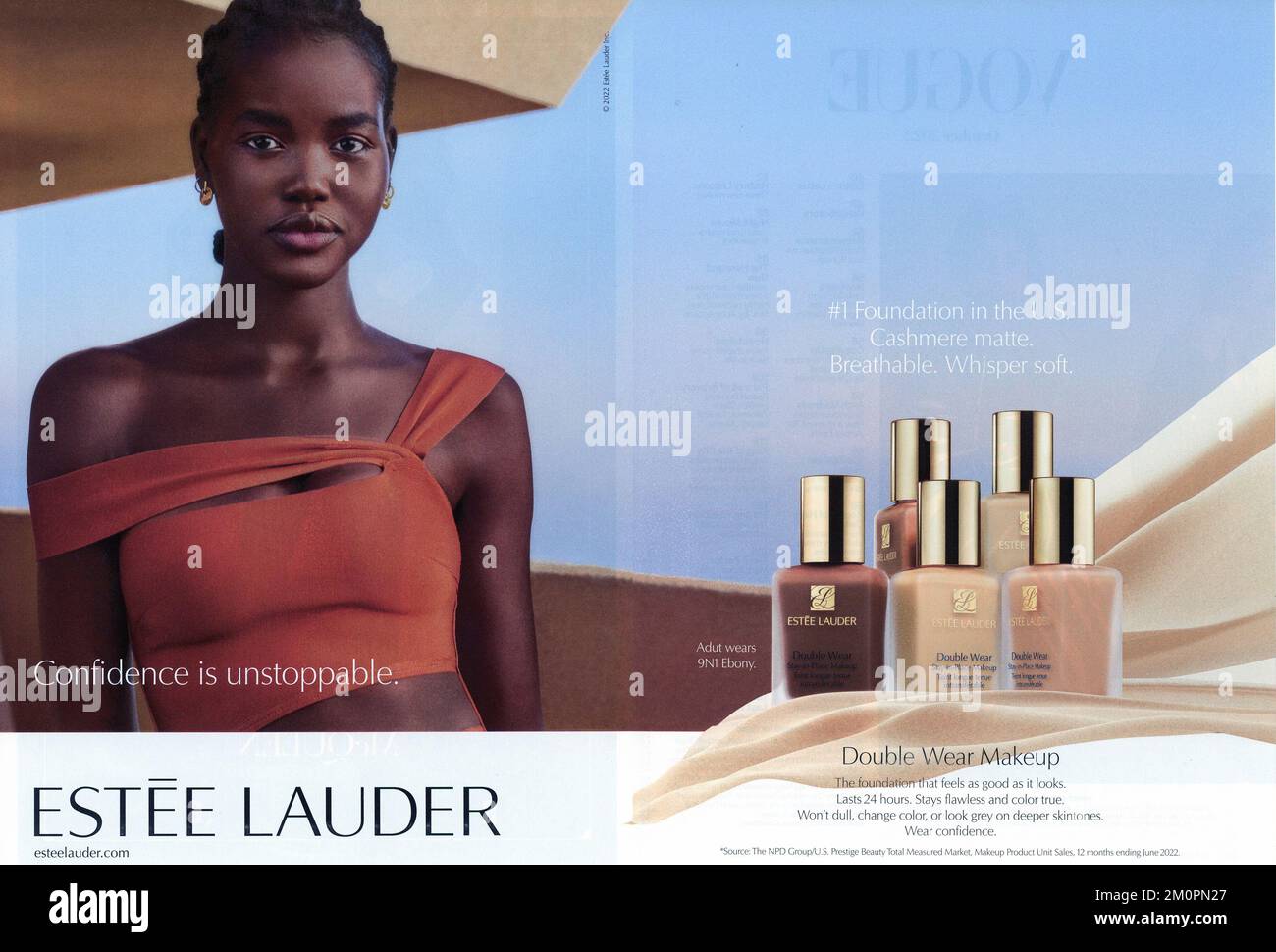 Vogue Magazin Ausgabe Oktober 2022 Werbeanzeige, USA Stockfoto