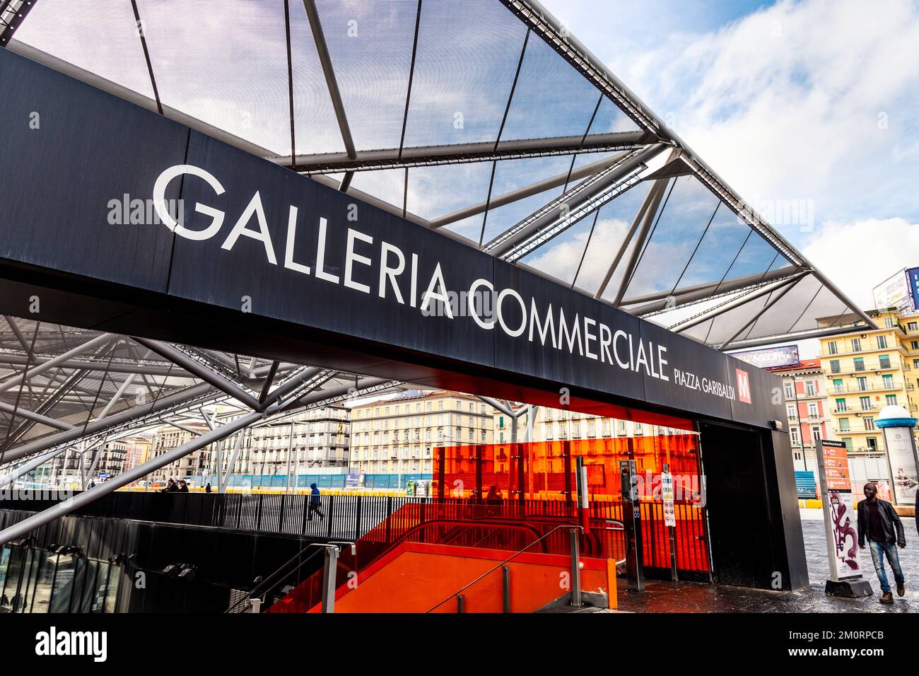 Einkaufszentrum Galleria Piazza Garibaldi in Neapel, Italien Stockfoto