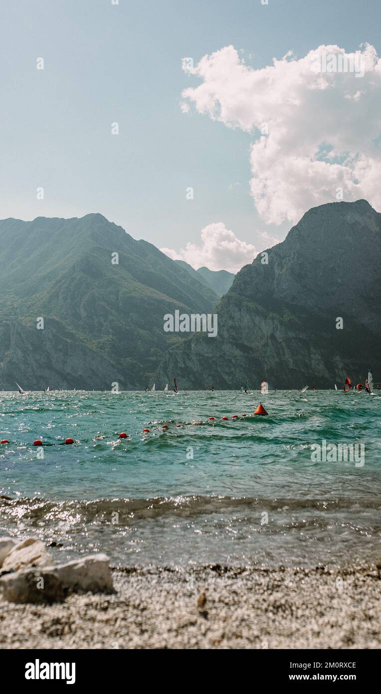 Blick auf den Bergsee Stockfoto