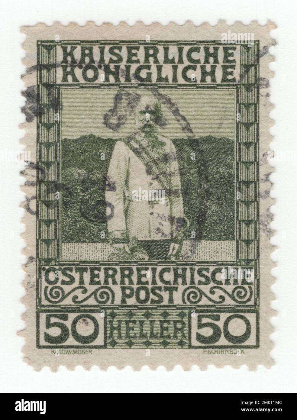 ÖSTERREICH — 1908: Eine dunkelgrüne Briefmarke von 50 heller, die das Porträt von Franz Joseph I. darstellt Endgültiger Satz ausgestellt für das 60.. Jahr der Herrschaft des österreichischen Monarchen Franz Josef, des Kaisers von Österreich, des Königs von Ungarn und der anderen Staaten der Habsburger Monarchie. Franz Joseph I oder Franz Joseph I war Kaiser von Österreich, König von Ungarn und die anderen Staaten der Habsburger Monarchie vom 2. Dezember 1848 bis zu seinem Tod am 21. November 1916. Zu Beginn seiner Herrschaft wurden seine Reiche und Territorien als das österreichische Reich bezeichnet, aber wieder als zweifache Monarchie aufgebaut Stockfoto