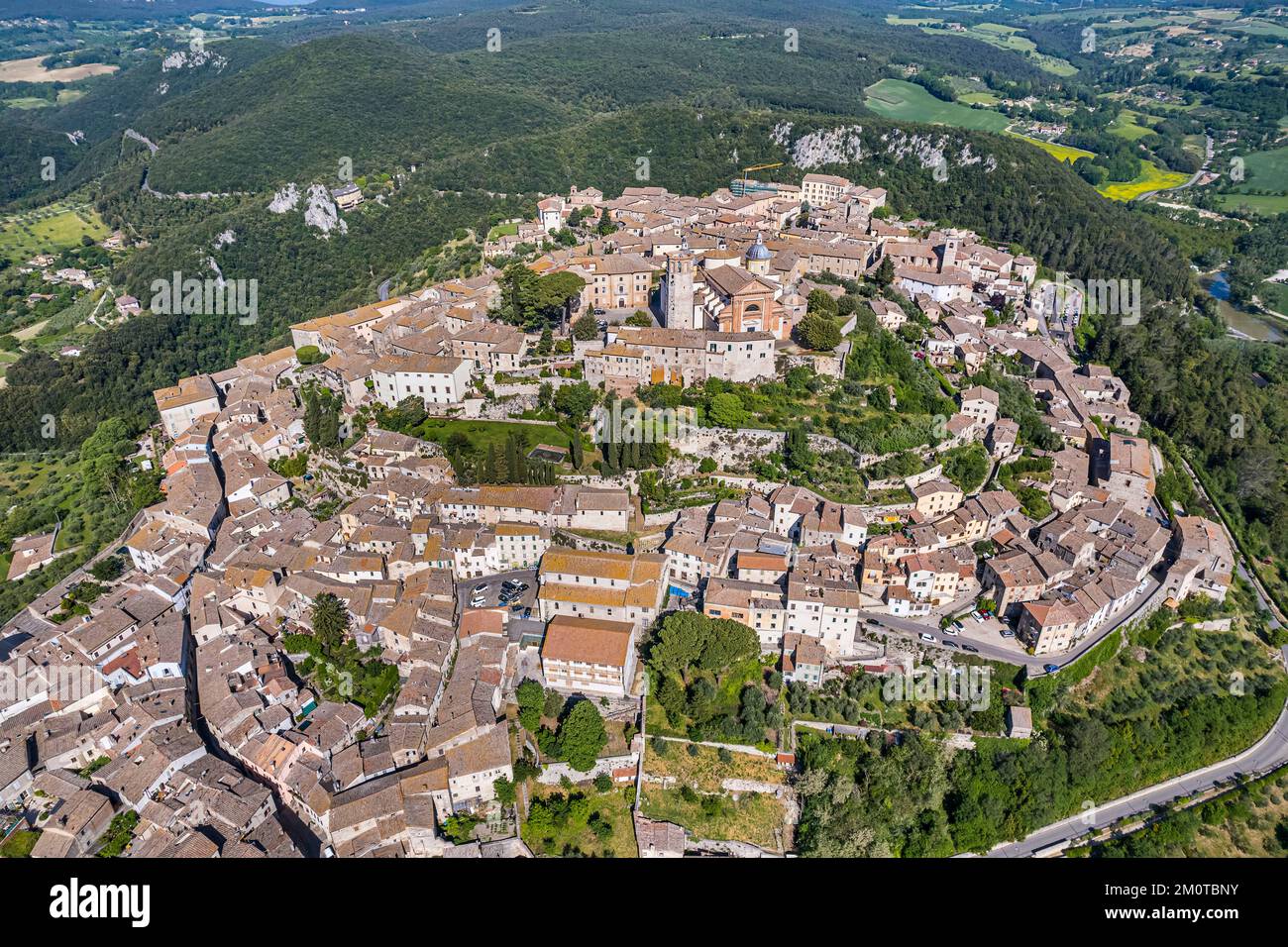 Italien, Umbrien, Amelia, Blick auf die Stadt (Luftaufnahme) Stockfoto