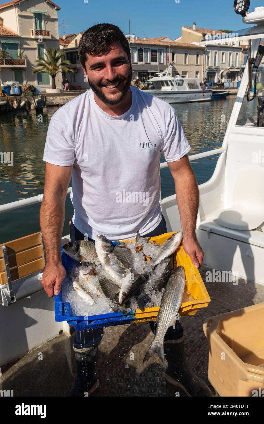 Frankreich, Gard, Le Grau du ROI, Cote Fish Experience, Mathieu Chapel Sailor Fisherman praktiziert nachhaltiges Fischen Stockfoto