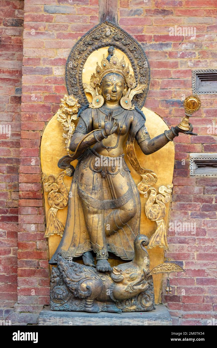 Nepal, Kathmandu-Tal, UNESCO-Weltkulturerbe, Patan, Durbar-Platz, Königspalast, Statue der Göttin des Ganges im Innenhof des Mul Chowk Stockfoto