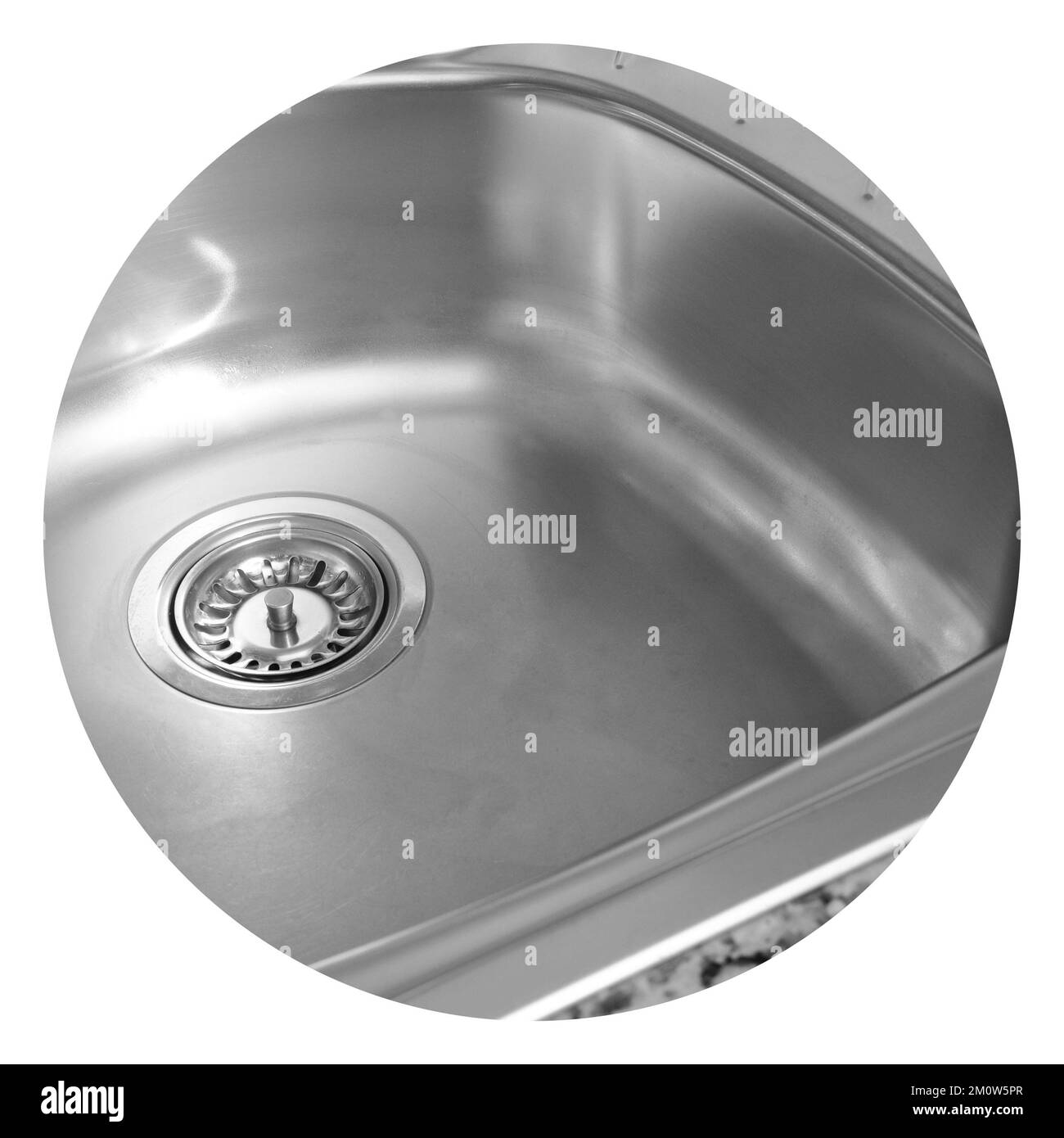 Interieur der luxuriösen modernen Küche und Edelstahl Waschbecken, Wasserhahn und Abfluss Stockfoto