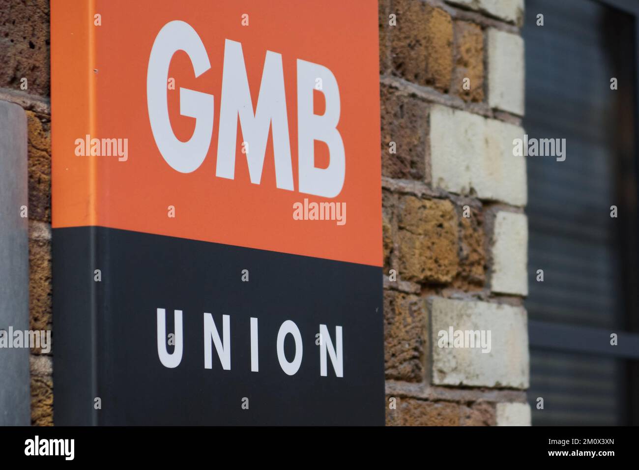 GMB-Gewerkschaftszeichen, vor dem Hauptquartier Stockfoto