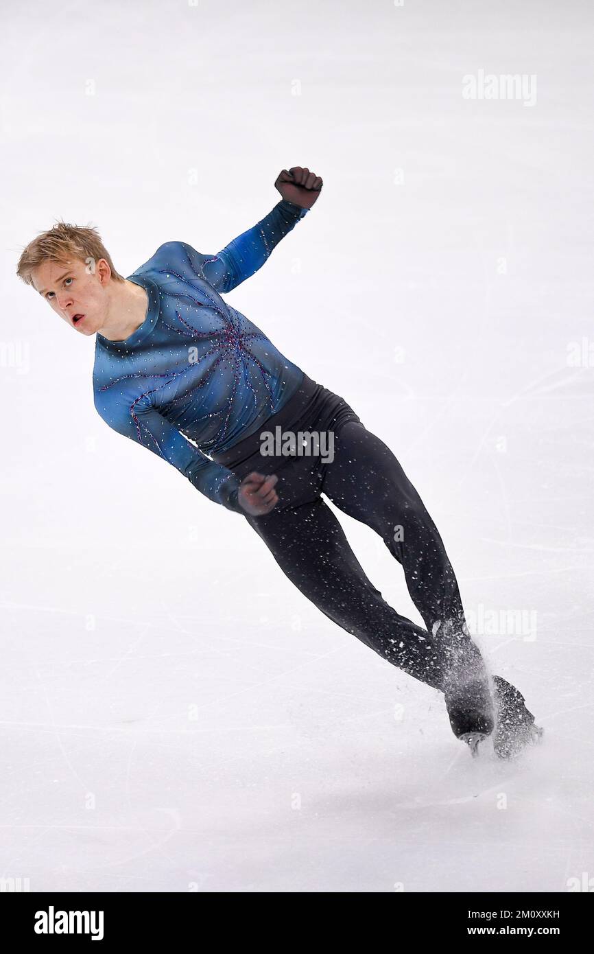 Turin, Italien. 08. Dezember 2022 Daniel Grassl aus Italien tritt am ersten Tag des ISU Grand Prix des Eiskunstlauf-Finales im Men Short Program an. Nicolò Campo/Alamy Live News Stockfoto