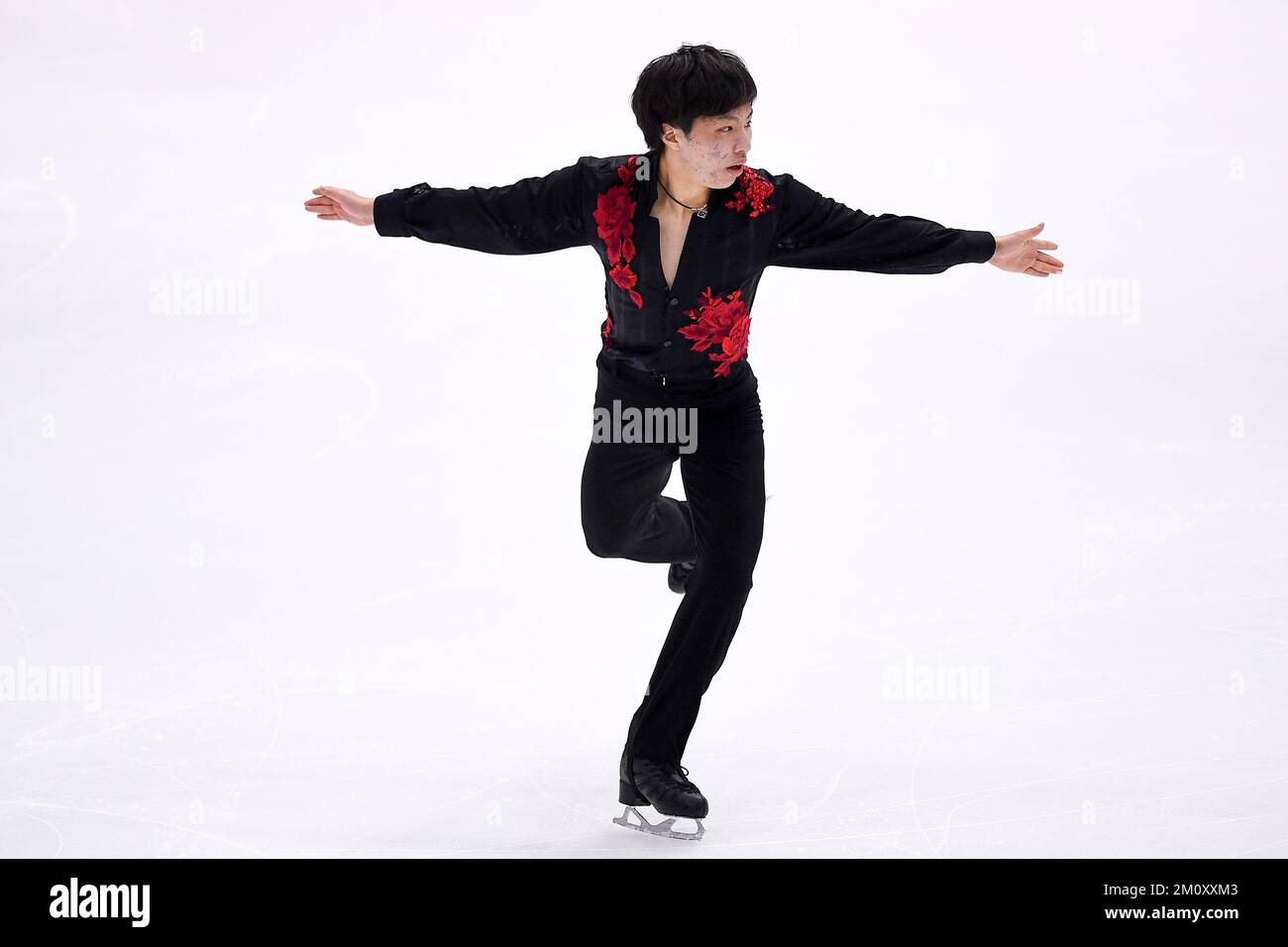 Turin, Italien. 08. Dezember 2022 Kao Miura aus Japan tritt am ersten Tag des ISU Grand Prix des Eiskunstlauf-Finales im Men Short Program an. Nicolò Campo/Alamy Live News Stockfoto