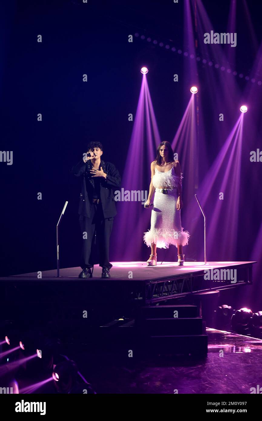 Mailand, Italien. 08.. Dezember 2022. Mailand, X-Factor Finale beim Assago Forum - Francesca Michielin, Linda Credit: Unabhängige Fotoagentur/Alamy Live News Stockfoto