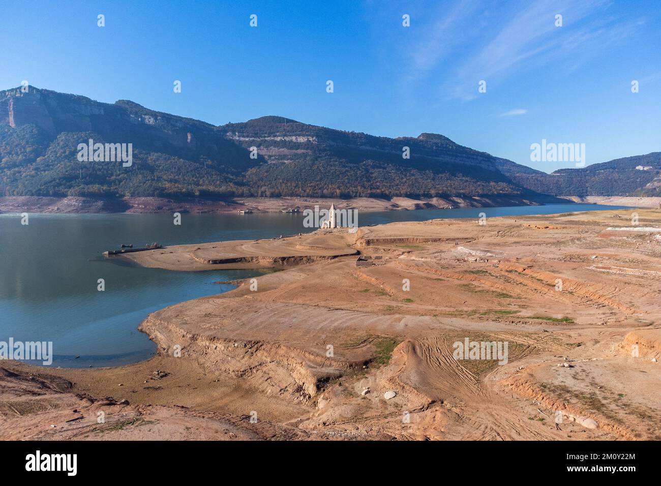 Sau Sumpf ohne Wasser wegen der Probleme von extremer Trockenheit und Mangel an Regen. Bodenverödung, Wassermangel, Klimawandel, Umwelta Stockfoto