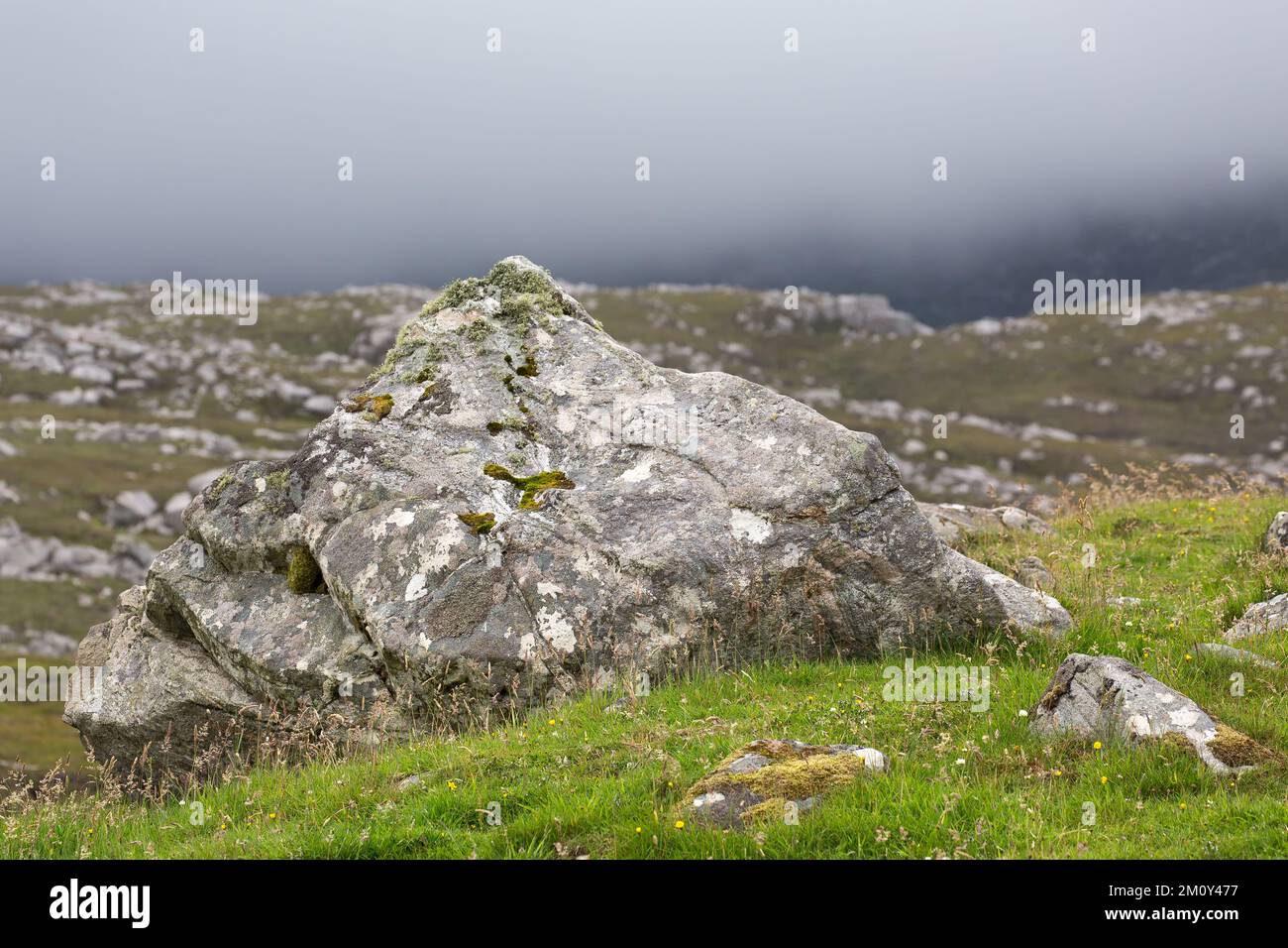 Finding in Rocky Moorland, Mealista, Lewis, Isle of Lewis, Hebriden, Äußere Hebriden, Westliche Inseln, Schottland, Großbritannien, Großbritannien Stockfoto