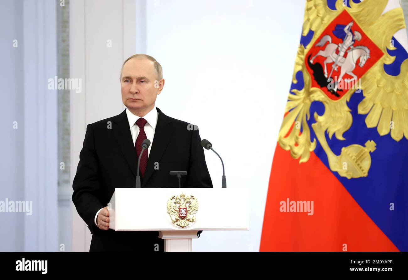 Russischer Präsident Wladimir Putin bei der Zeremonie zur Verleihung der Gold-Star-Medaillen an die Helden Russlands.Foto: Das Büro des russischen Präsidenten Stockfoto