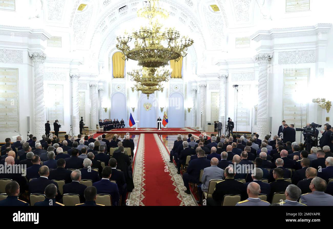 Russischer Präsident Wladimir Putin bei der Zeremonie zur Verleihung der Gold-Star-Medaillen an die Helden Russlands.Foto: Das Büro des russischen Präsidenten Stockfoto