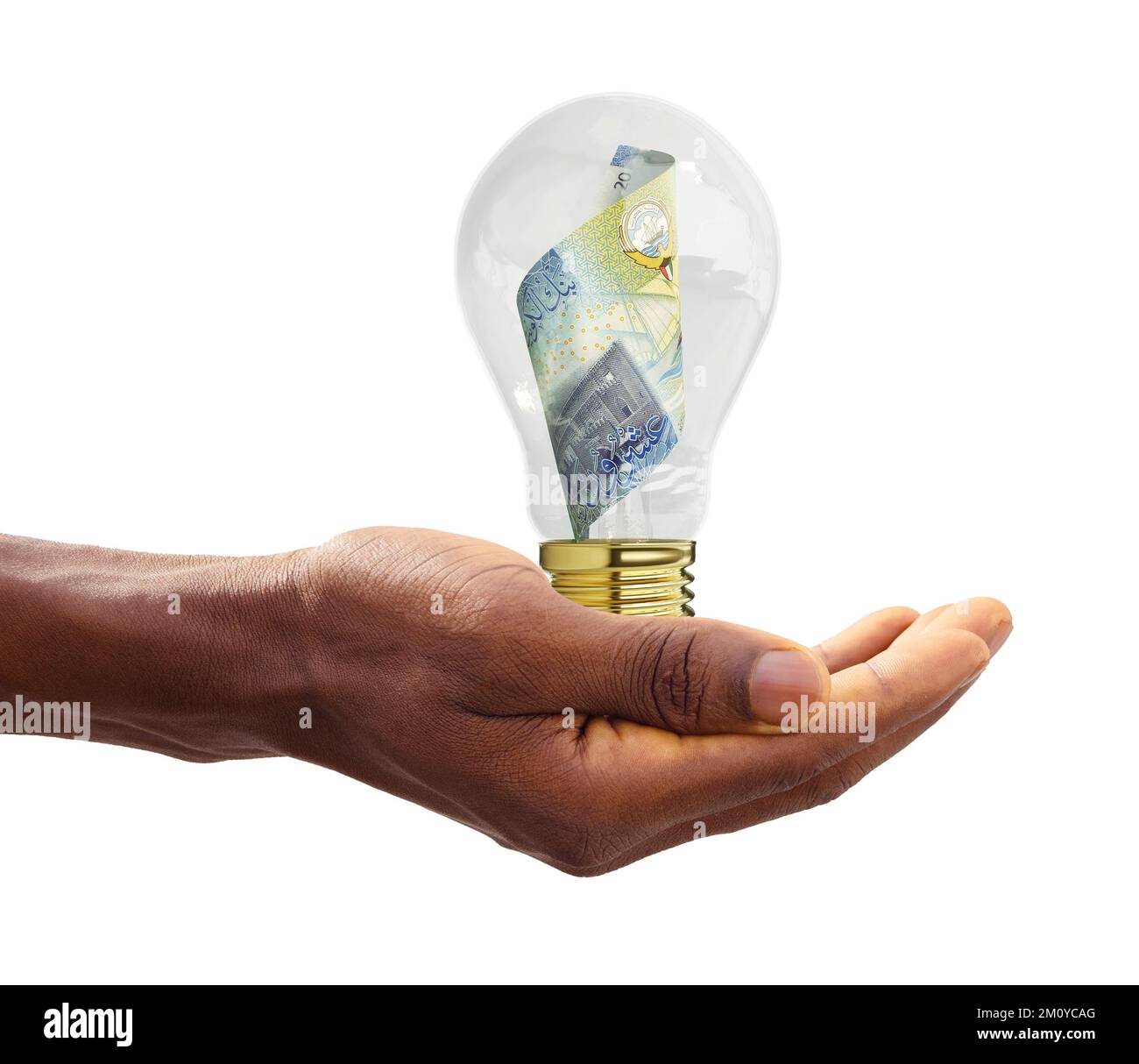 Schwarze Hand hält 3D-Dinar-Note aus Kuwait in transparenter Glühbirne, kreatives Denken. Geld verdienen, indem man Probleme löst. Ich habe eine Idee Stockfoto
