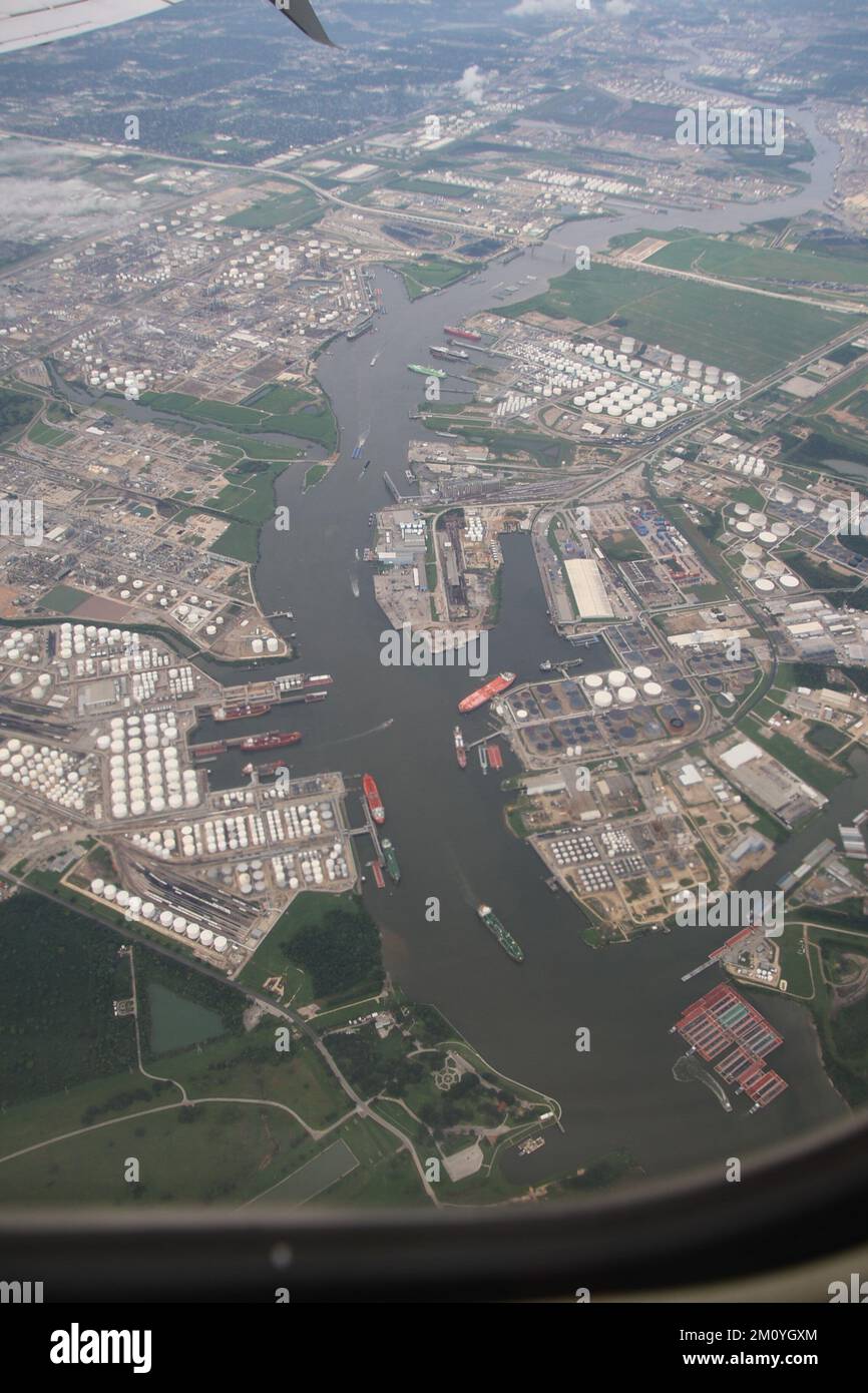 Luftaufnahme des Schiffskanals von Houston mit Öl- und Gasinfrastruktur Stockfoto