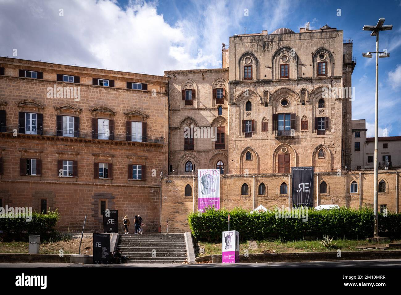 Der Königspalast, Palazzo dei Normanni, wurde von den Normannen als Ort genutzt, von dem aus die Region regiert wurde. Die Palatin-Kapelle befindet sich im Inneren. Palermo. Stockfoto