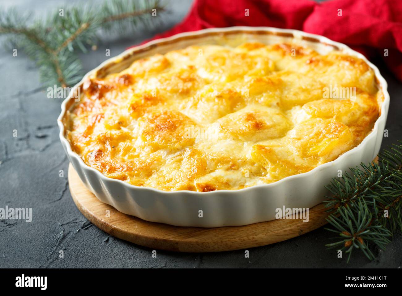 Traditionelle hausgemachte Kartoffelgratin Stockfoto