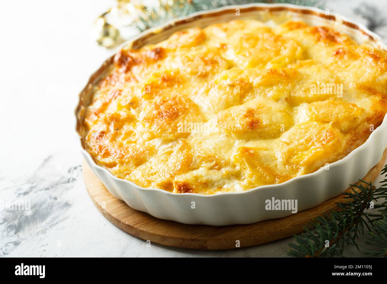 Traditionelle hausgemachte Kartoffelgratin Stockfoto
