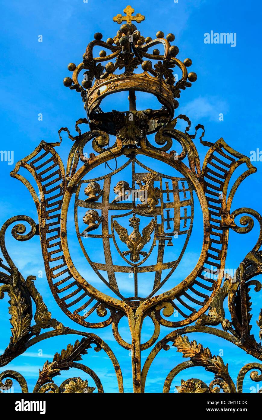 Italien Piedmont Stupinigi Palazzina di caccia - Königliches Schloss Savoyen - Geländer mit Wappen Stockfoto